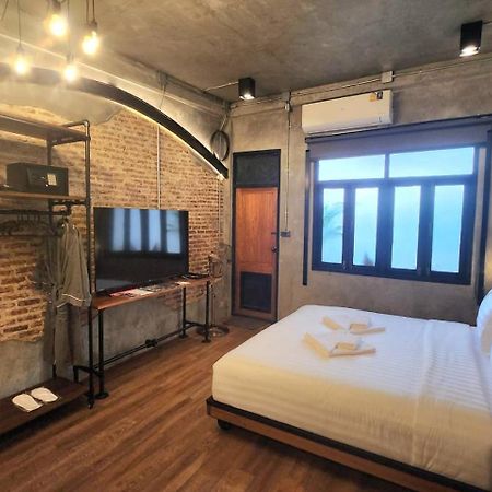 House Of Machine Boutique Hotel Bangkok Exterior photo